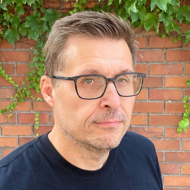 A portrait of Jason Murray, a CEO from Shipium.